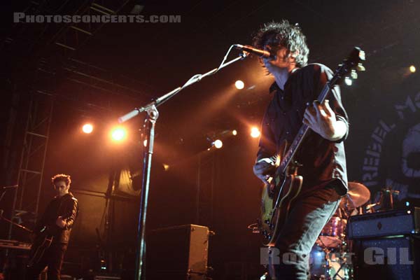 BLACK REBEL MOTORCYCLE CLUB - 2007-11-20 - PARIS - Elysee Montmartre - Peter Hayes - Robert Levon Been